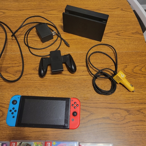 Nintendo Switch bundle - Picture 2 of 3